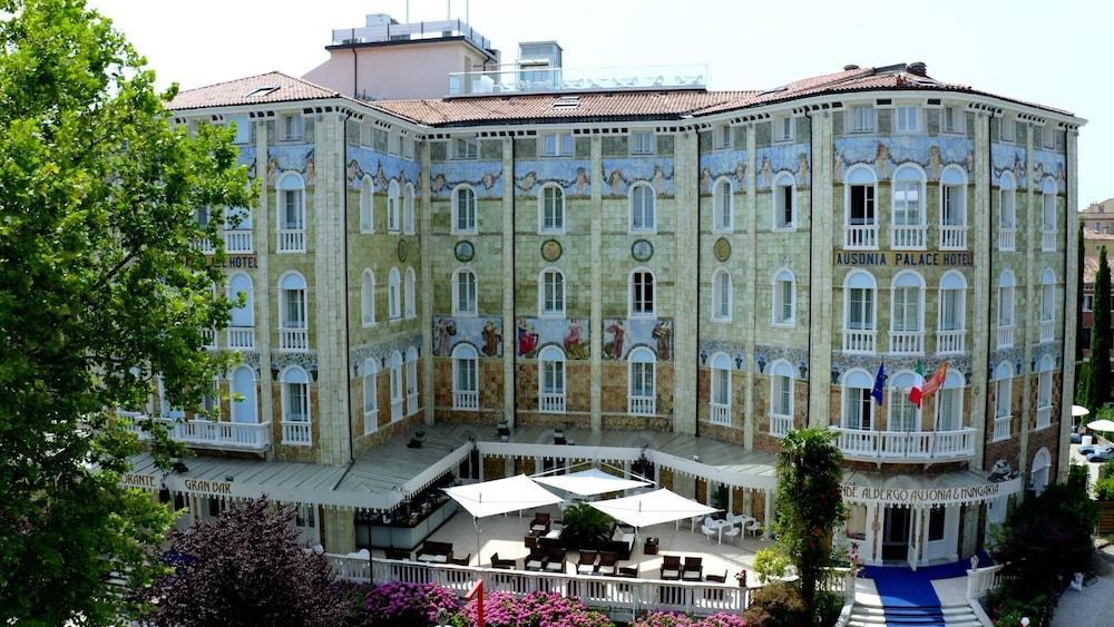 Hotel Ausonia Hungaria Wellness & Lifestyle Lido de Venecia Exterior foto